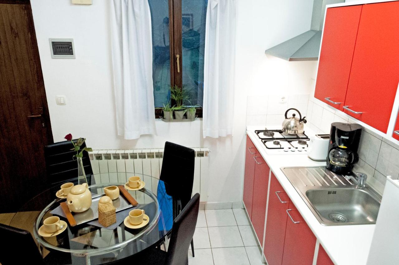 Apartment Rosa 1 Ровин Екстериор снимка