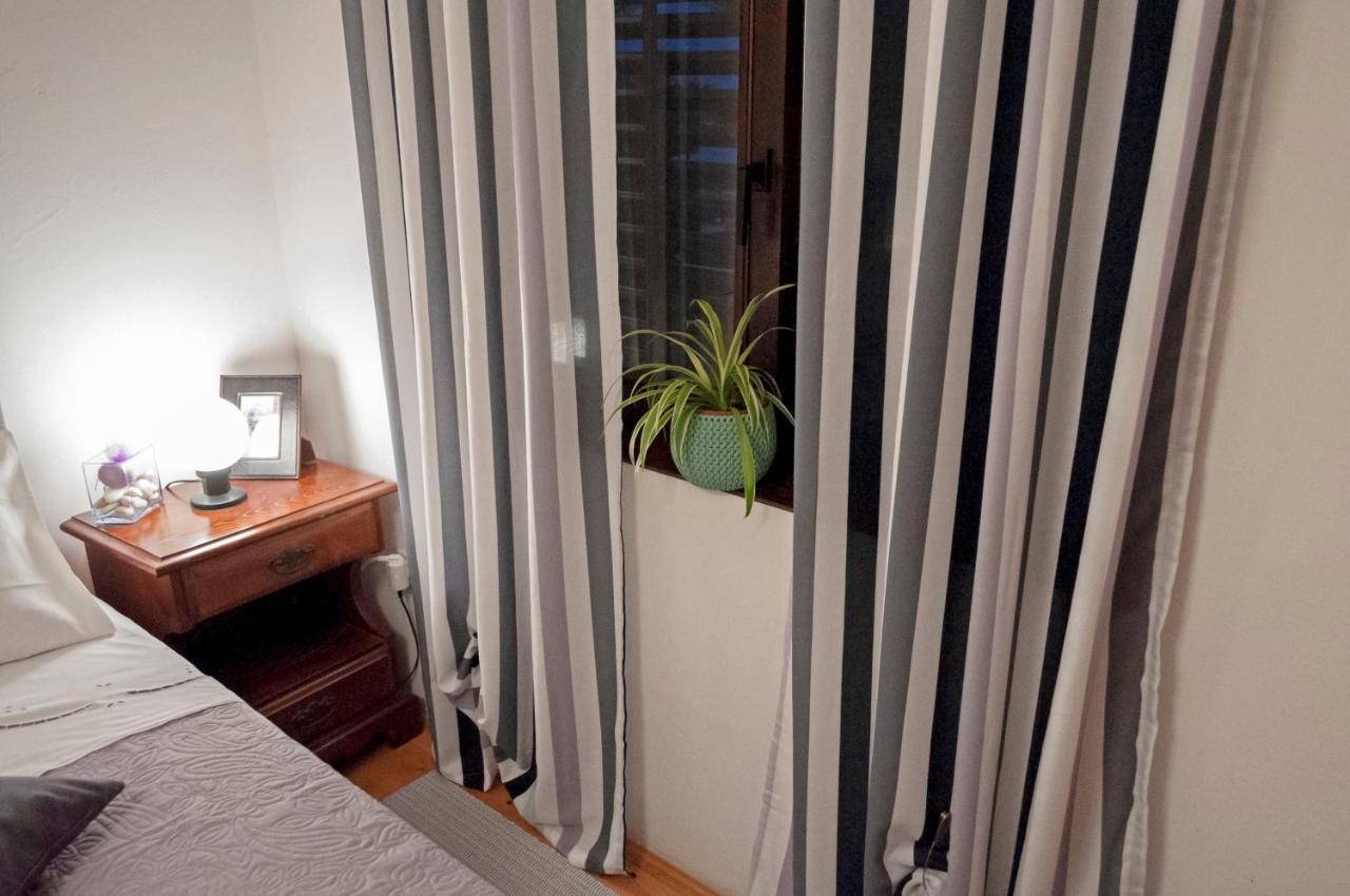 Apartment Rosa 1 Ровин Екстериор снимка