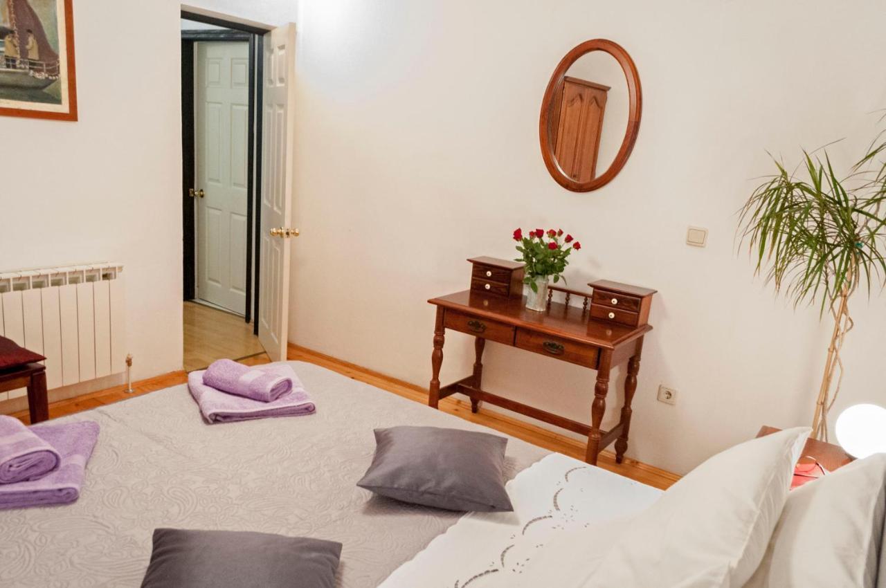 Apartment Rosa 1 Ровин Екстериор снимка