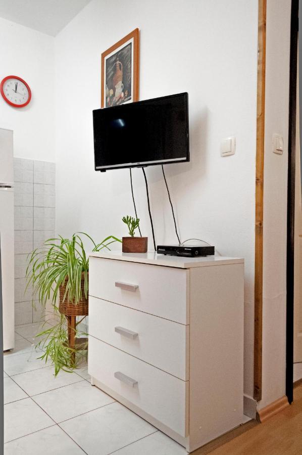 Apartment Rosa 1 Ровин Екстериор снимка