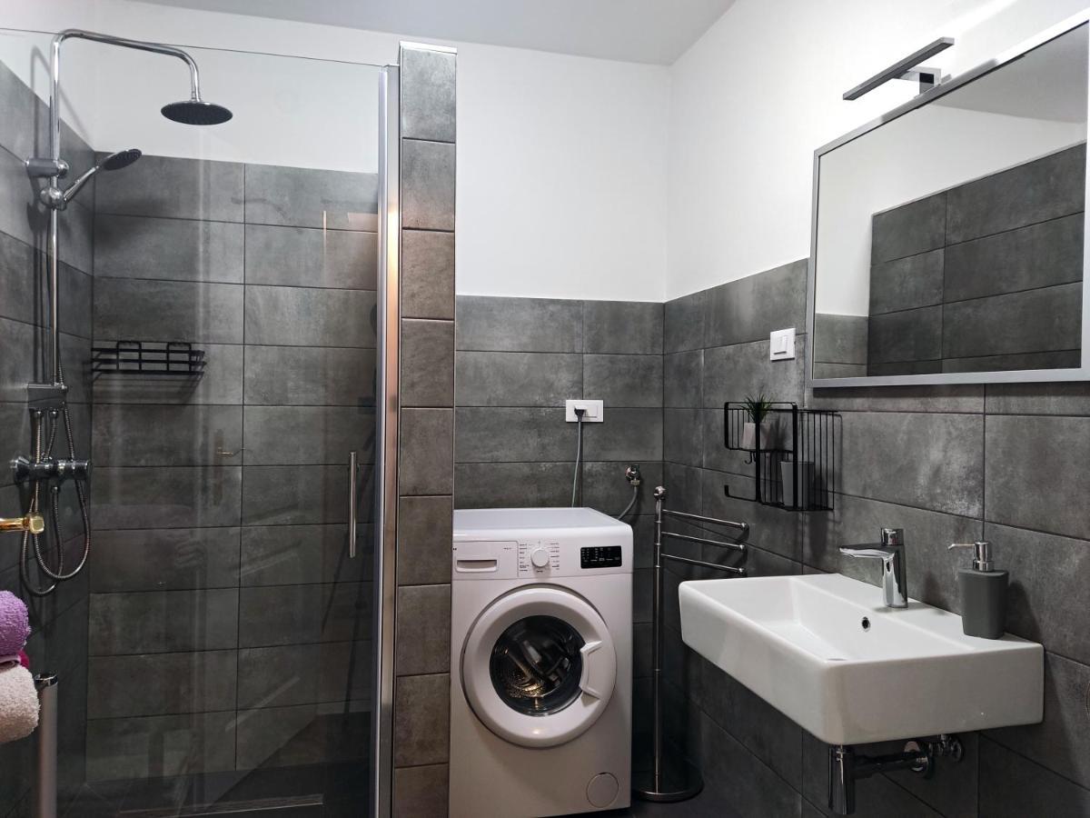Apartment Rosa 1 Ровин Екстериор снимка