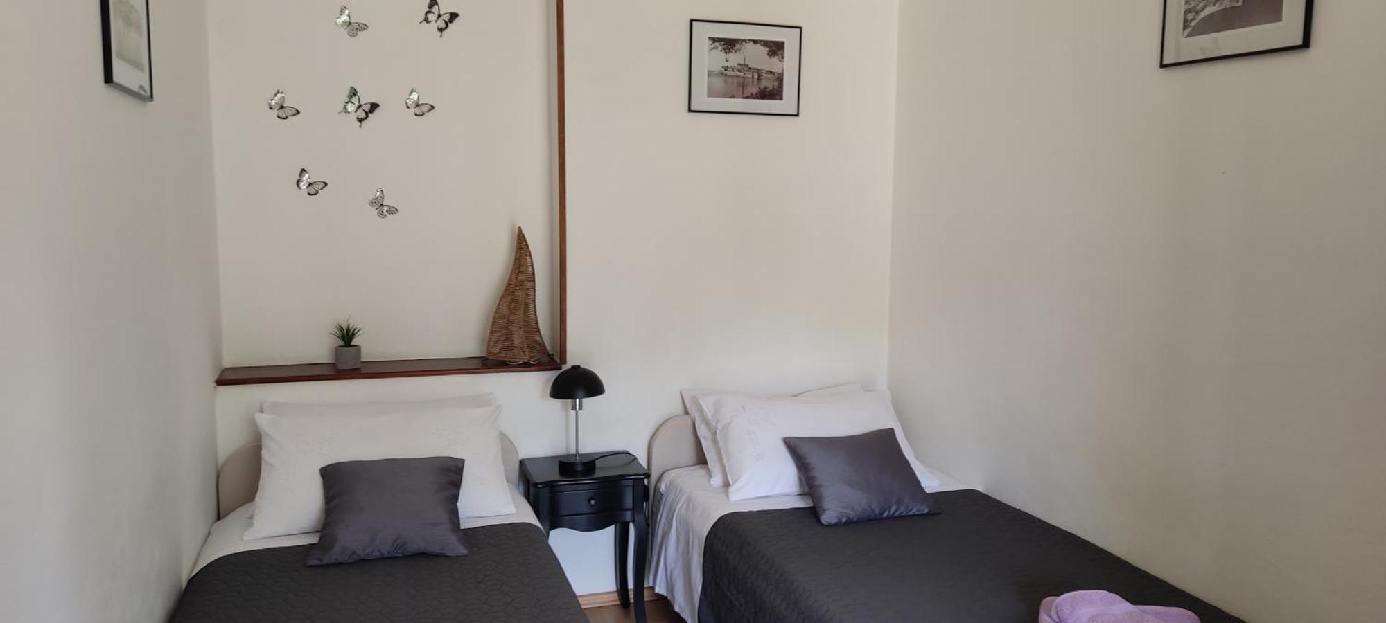 Apartment Rosa 1 Ровин Екстериор снимка