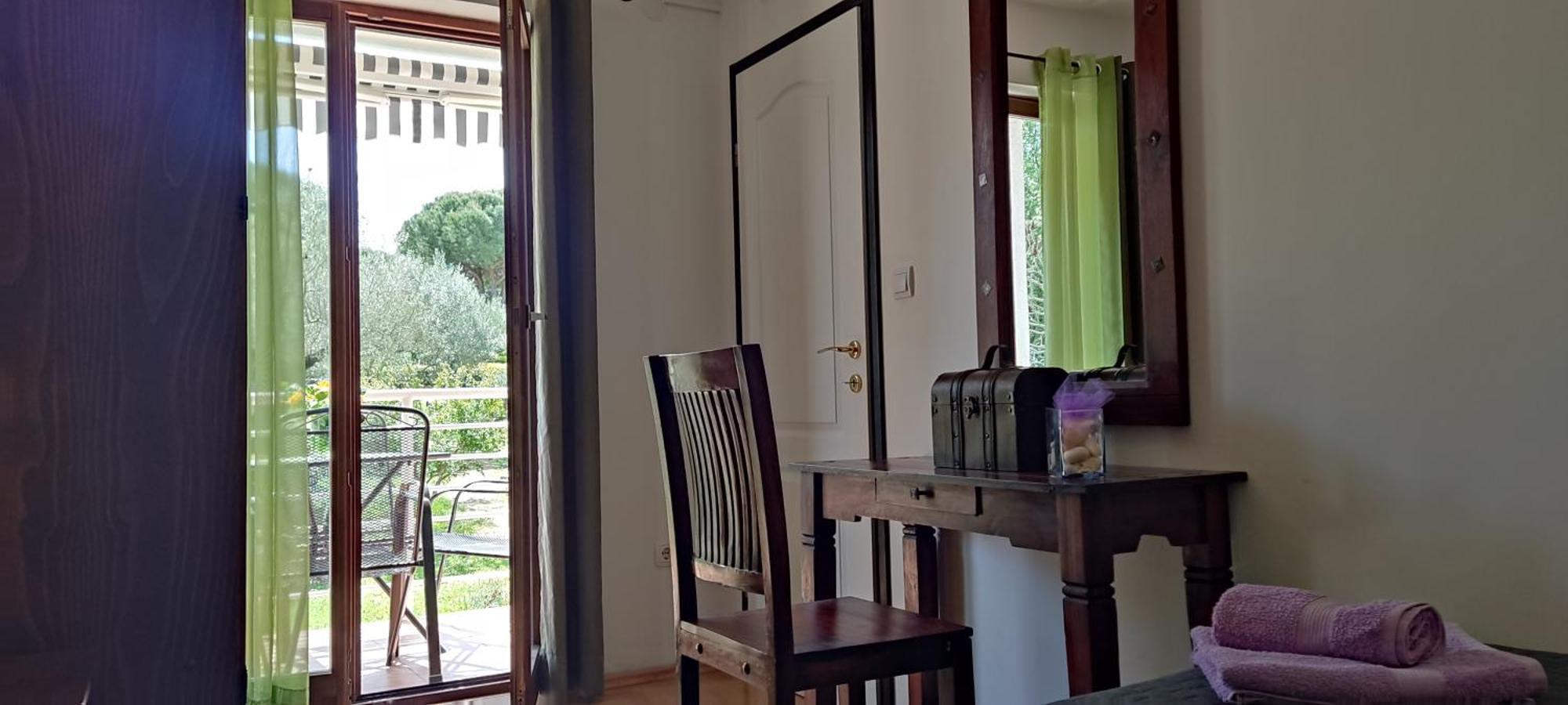 Apartment Rosa 1 Ровин Екстериор снимка