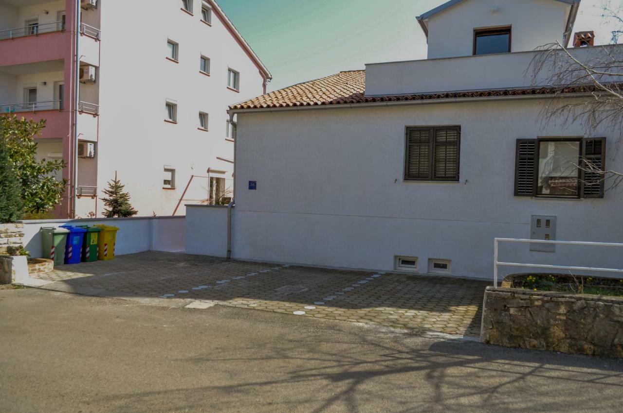 Apartment Rosa 1 Ровин Екстериор снимка